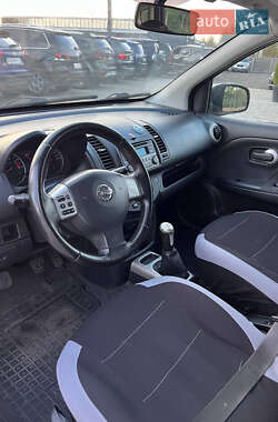 Хэтчбек Nissan Note 2012 в 