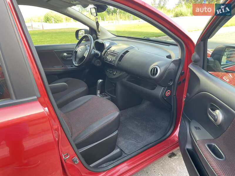 Хэтчбек Nissan Note 2008 в Киеве