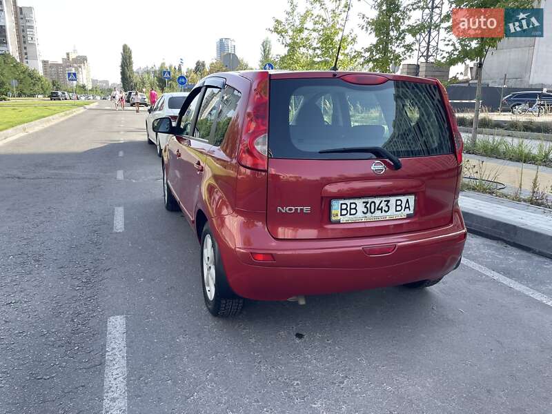 Хэтчбек Nissan Note 2008 в Киеве