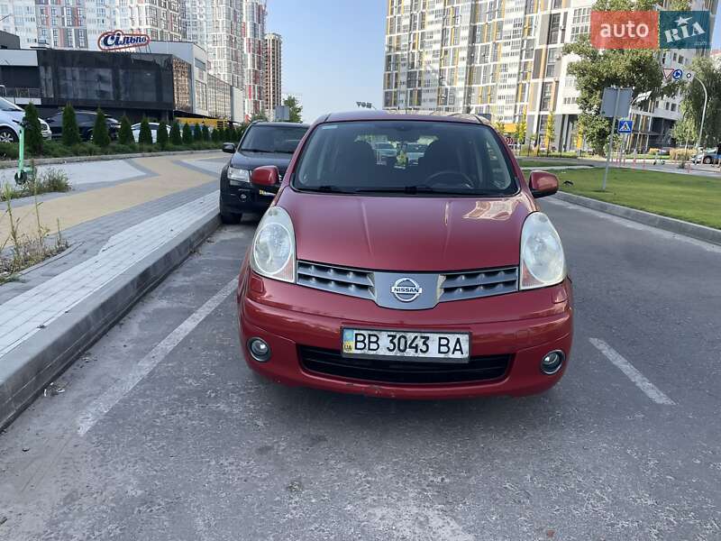 Хэтчбек Nissan Note 2008 в Киеве