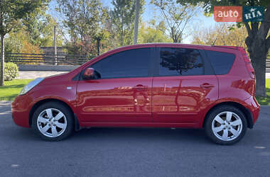 Хэтчбек Nissan Note 2007 в 
