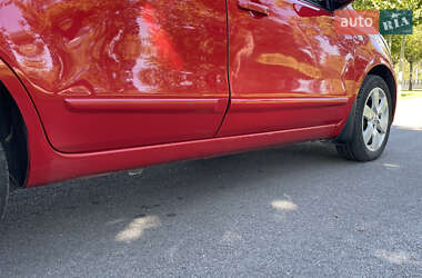 Хэтчбек Nissan Note 2007 в 