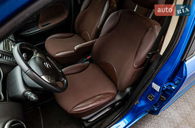 Хэтчбек Nissan Note 2007 в 