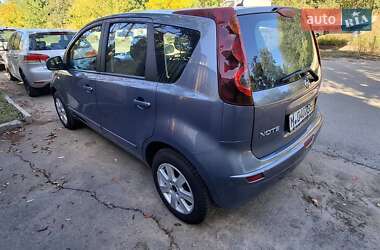 Хэтчбек Nissan Note 2009 в 