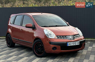 Хэтчбек Nissan Note 2007 в 