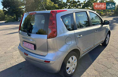 Хэтчбек Nissan Note 2008 в 