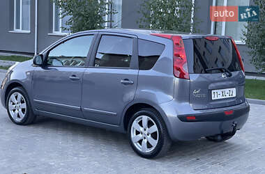 Хэтчбек Nissan Note 2006 в 