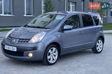 Хэтчбек Nissan Note 2006 в 