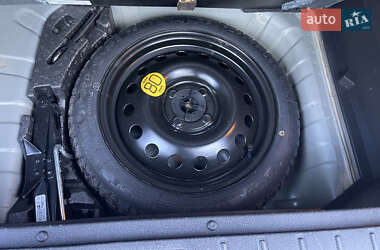 Хэтчбек Nissan Note 2006 в 