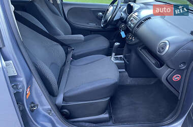 Хэтчбек Nissan Note 2006 в 