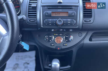 Хэтчбек Nissan Note 2006 в 
