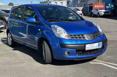 Хэтчбек Nissan Note 2006 в 