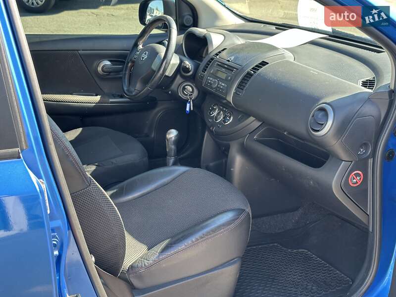 Хэтчбек Nissan Note 2006 в Киеве