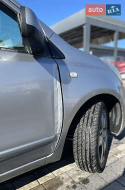 Хэтчбек Nissan Note 2006 в 