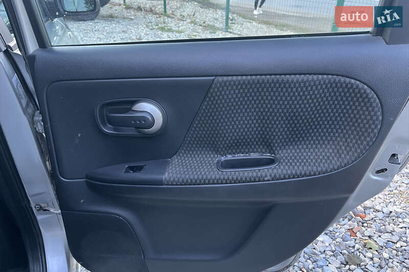 Хэтчбек Nissan Note 2008 в Коломые