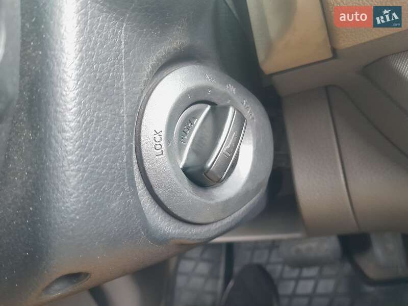 Хэтчбек Nissan Note 2007 в Киеве
