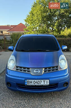 Хэтчбек Nissan Note 2006 в 