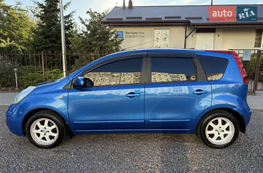 Хэтчбек Nissan Note 2006 в 