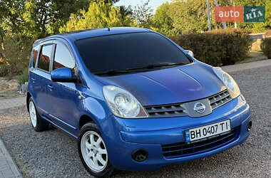 Хэтчбек Nissan Note 2006 в 
