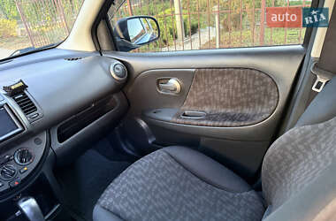 Хэтчбек Nissan Note 2006 в 