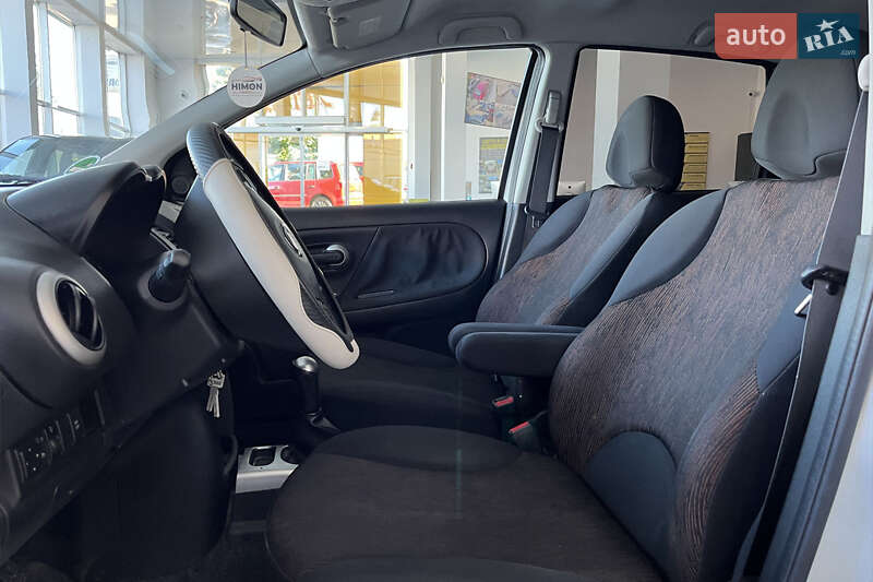 Хэтчбек Nissan Note 2010 в Шептицькому