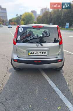 Хэтчбек Nissan Note 2006 в 