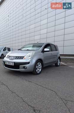Хэтчбек Nissan Note 2006 в 