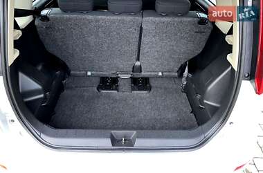 Хэтчбек Nissan Note 2008 в 
