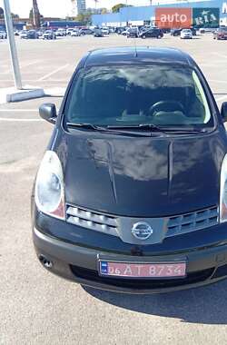 Хэтчбек Nissan Note 2007 в 