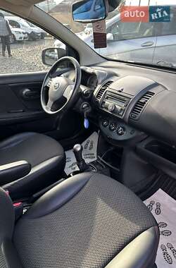 Хэтчбек Nissan Note 2008 в 