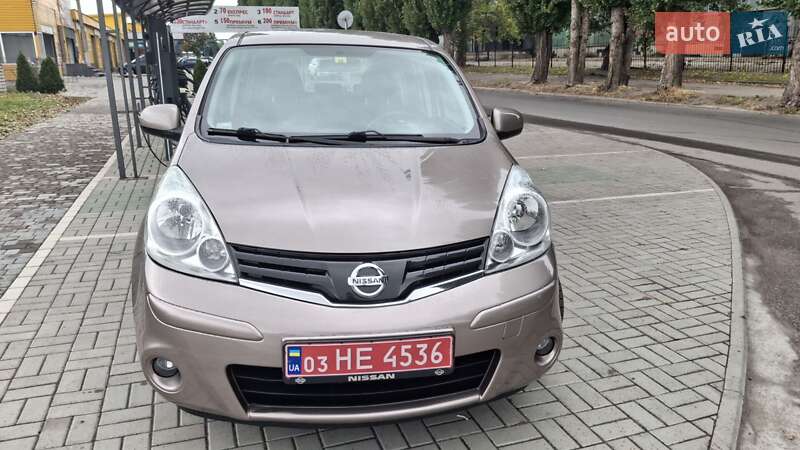 Хэтчбек Nissan Note 2009 в 