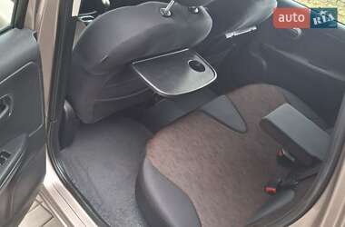 Хэтчбек Nissan Note 2009 в 