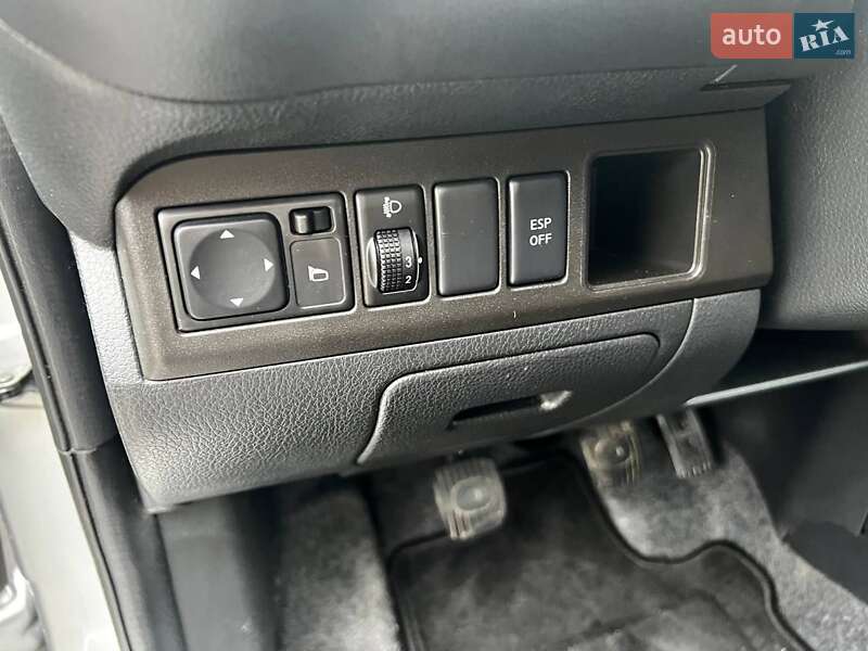 Хэтчбек Nissan Note 2010 в Кременчуге фото 18 Хэтчбек Nissan Note 2010 в Кременчуге