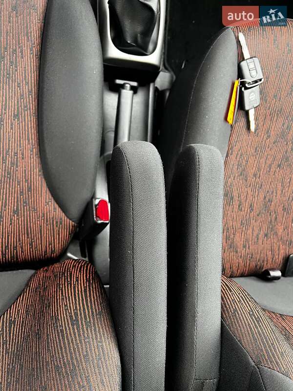 Хэтчбек Nissan Note 2010 в Кременчуге фото 23 Хэтчбек Nissan Note 2010 в Кременчуге