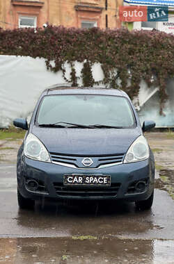 Хэтчбек Nissan Note 2012 в 