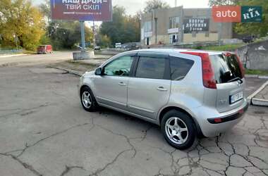 Хэтчбек Nissan Note 2006 в  фото 8 Хэтчбек Nissan Note 2006 в