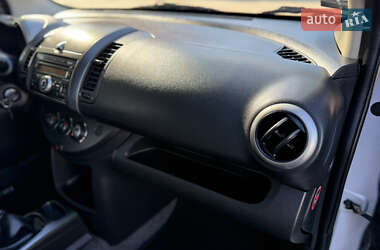 Хэтчбек Nissan Note 2008 в 