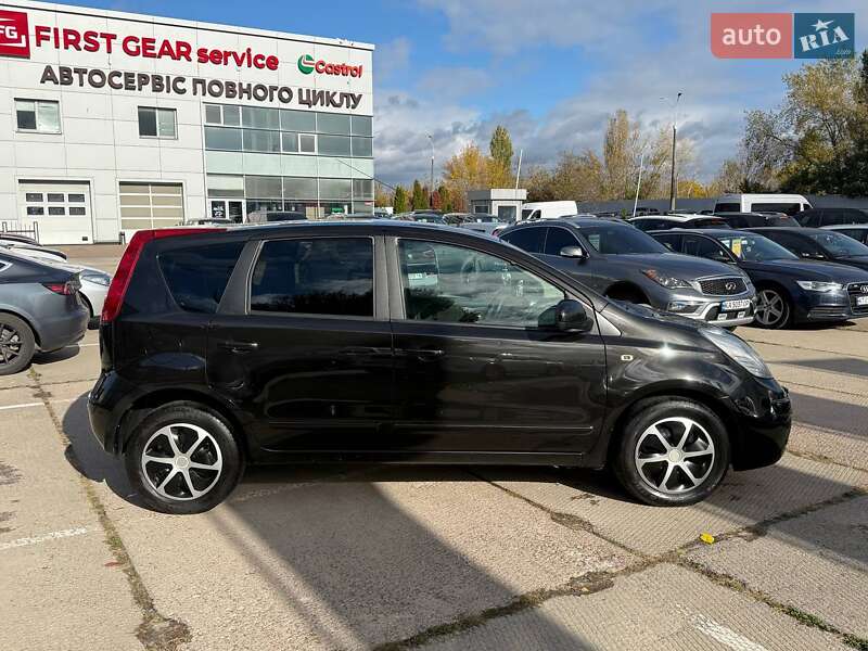 Хэтчбек Nissan Note 2006 в Киеве