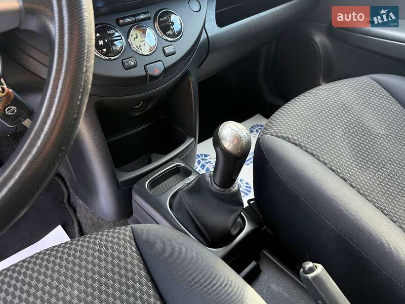 Хэтчбек Nissan Note 2006 в Киеве