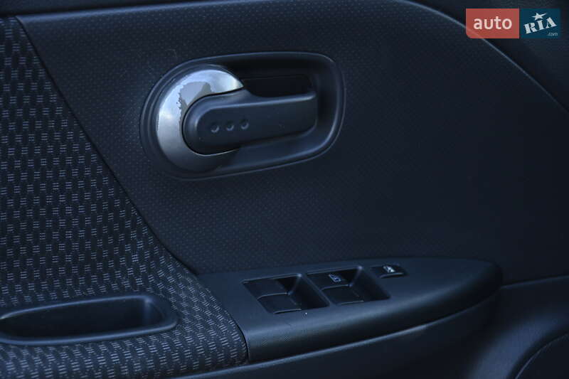 Хэтчбек Nissan Note 2006 в Бердичеве