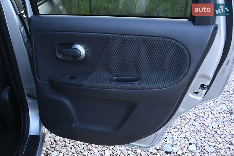 Хэтчбек Nissan Note 2006 в Бердичеве