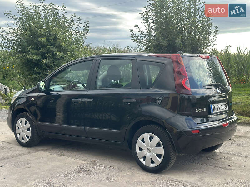 Хэтчбек Nissan Note 2009 в Дубно
