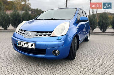 Хэтчбек Nissan Note 2007 в 