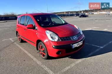 Хэтчбек Nissan Note 2006 в 