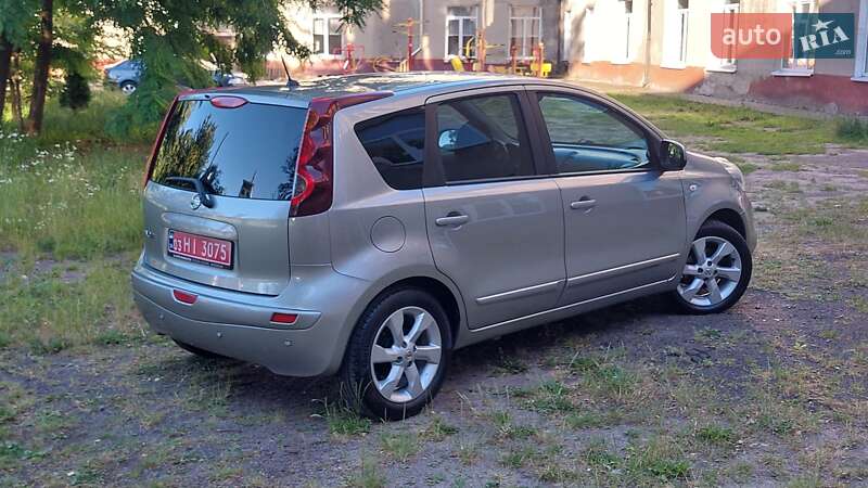 Хэтчбек Nissan Note 2010 в Луцке