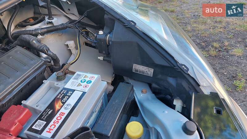 Хэтчбек Nissan Note 2010 в Луцке