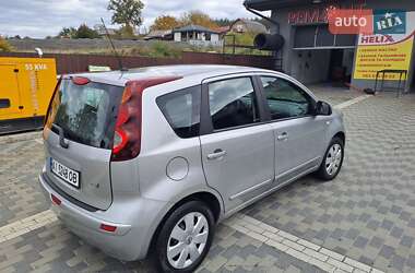 Хэтчбек Nissan Note 2009 в 