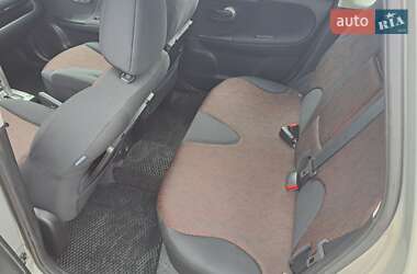 Хэтчбек Nissan Note 2009 в 