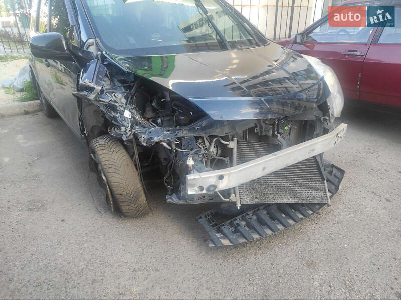 Хетчбек Nissan Note 2011 в Черкасах