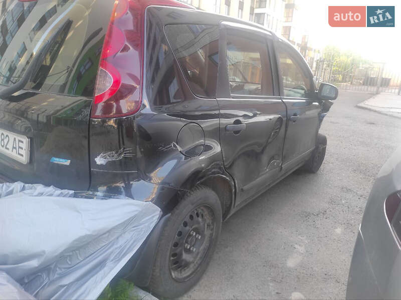 Хетчбек Nissan Note 2011 в Черкасах
